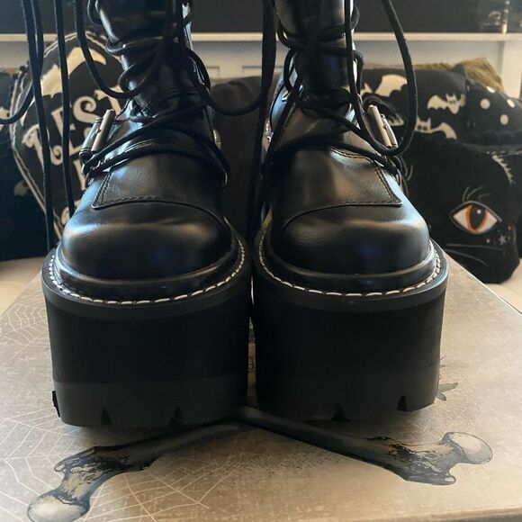 ❤️SALE ❤️Dolls Kill Goth Platforms Deep Black Silver Buckles  Accents Size 8 - Picture 5 of 13